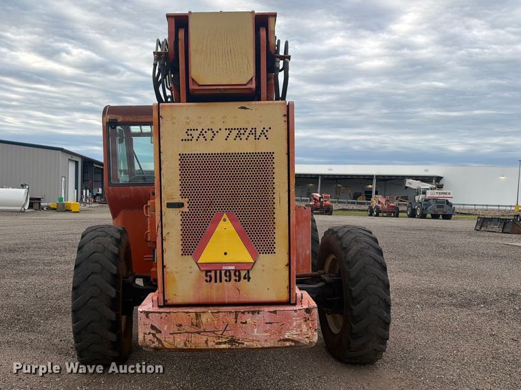 image for item DQ7870 2004 Sky Trac 8042 telehandler