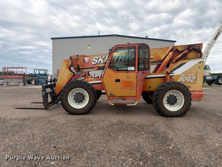 image for item DQ7870 2004 Sky Trac 8042 telehandler