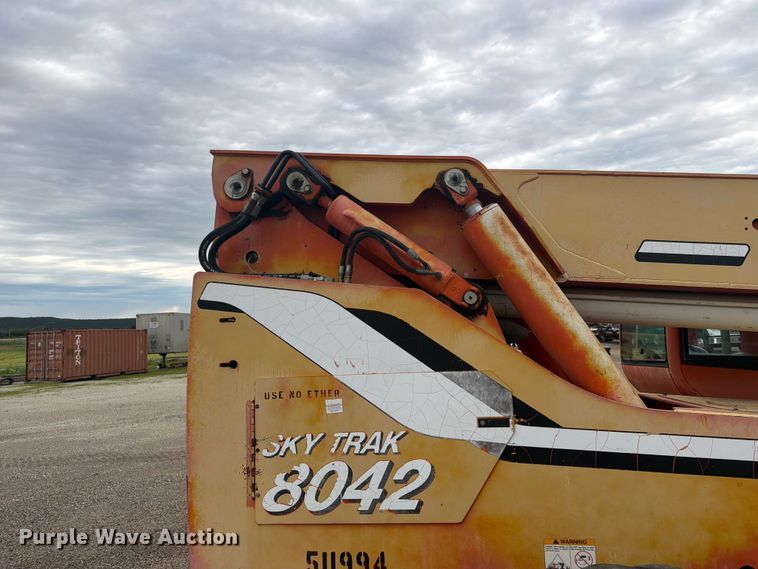image for item DQ7870 2004 Sky Trac 8042 telehandler