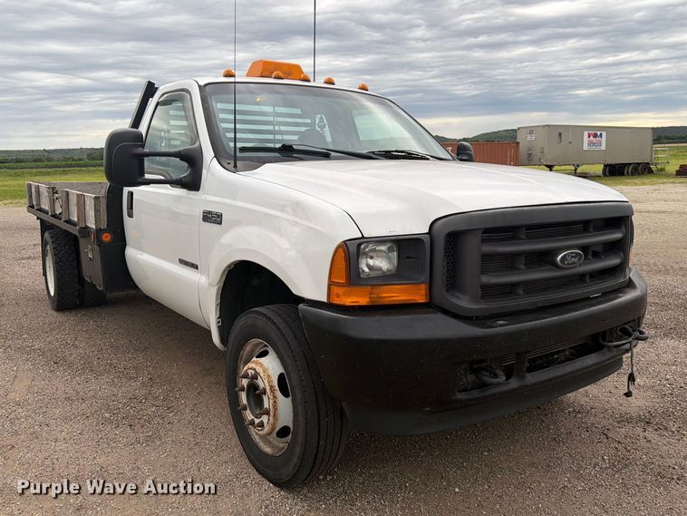 image for item DQ7871 2001 Ford F450 Super Duty flatbed truck