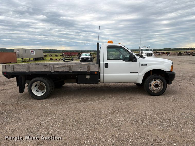 image for item DQ7871 2001 Ford F450 Super Duty flatbed truck
