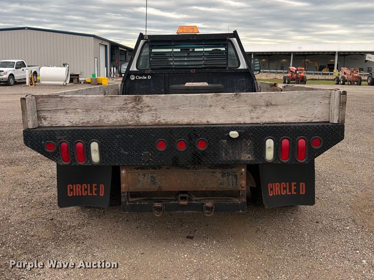 image for item DQ7871 2001 Ford F450 Super Duty flatbed truck