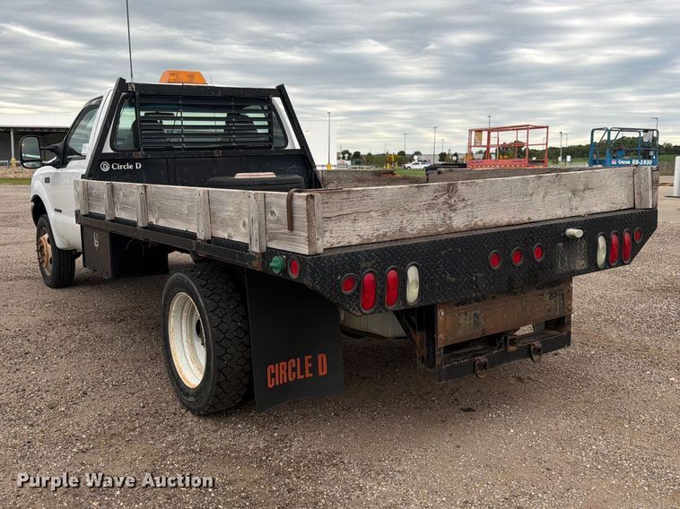 image for item DQ7871 2001 Ford F450 Super Duty flatbed truck