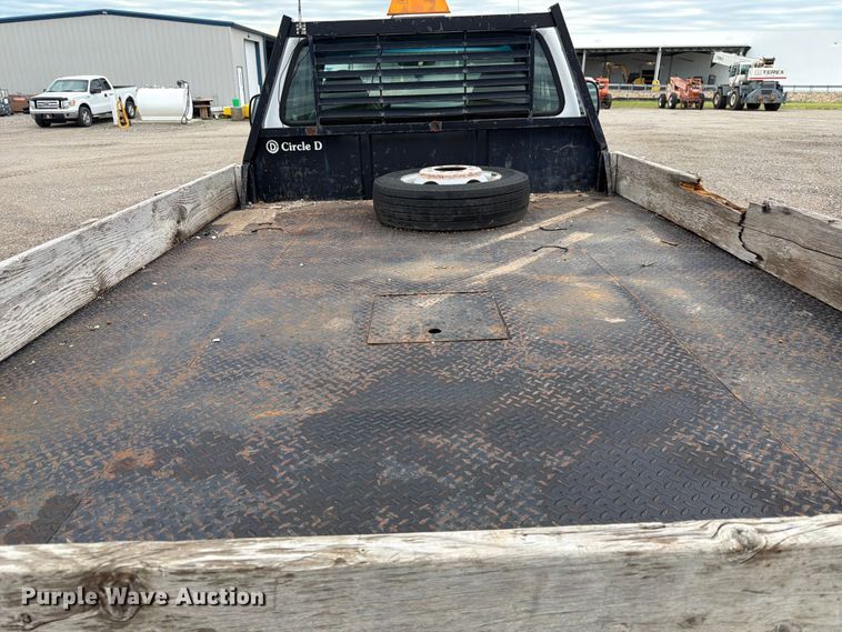 image for item DQ7871 2001 Ford F450 Super Duty flatbed truck