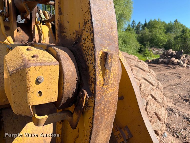 image for item DQ7916 2011 Caterpillar 966K wheel loader