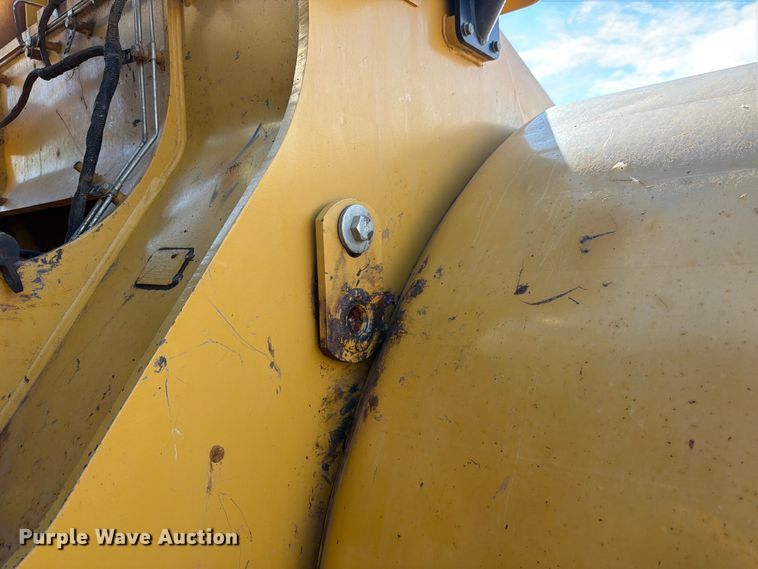 image for item DQ7916 2011 Caterpillar 966K wheel loader
