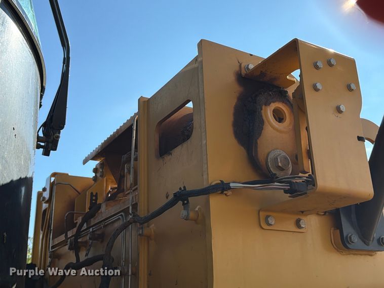 image for item DQ7916 2011 Caterpillar 966K wheel loader