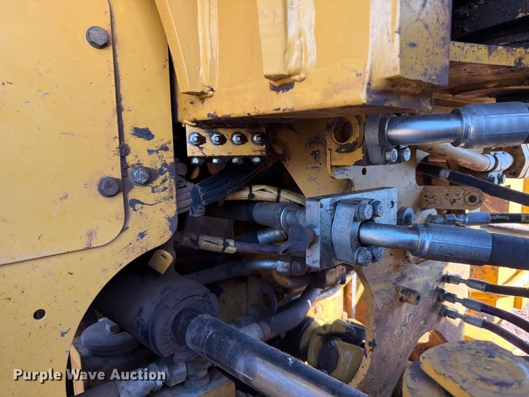 image for item DQ7916 2011 Caterpillar 966K wheel loader