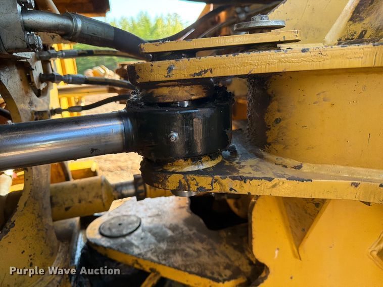 image for item DQ7916 2011 Caterpillar 966K wheel loader