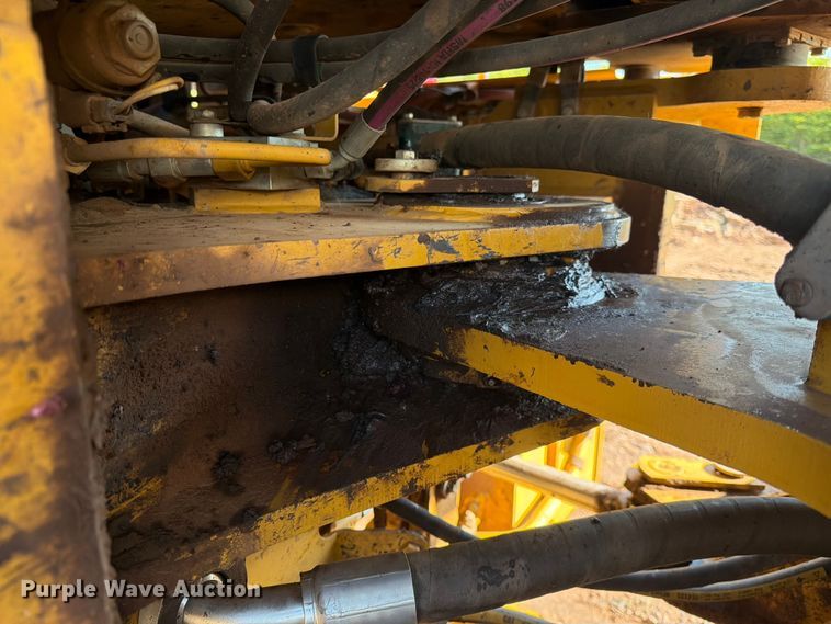 image for item DQ7916 2011 Caterpillar 966K wheel loader