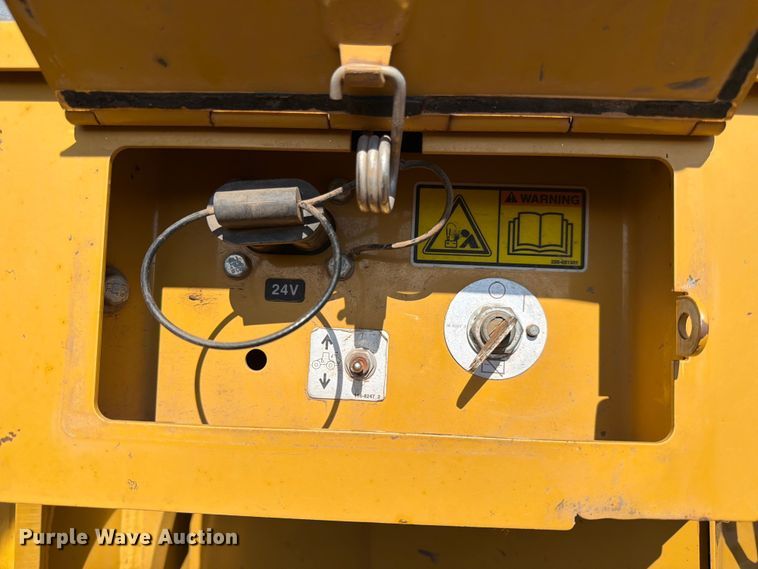 image for item DQ7916 2011 Caterpillar 966K wheel loader