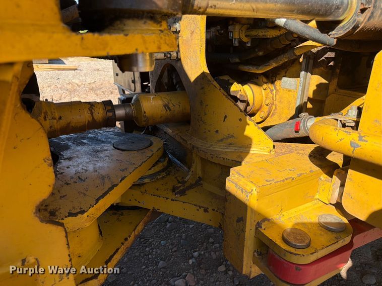 image for item DQ7916 2011 Caterpillar 966K wheel loader