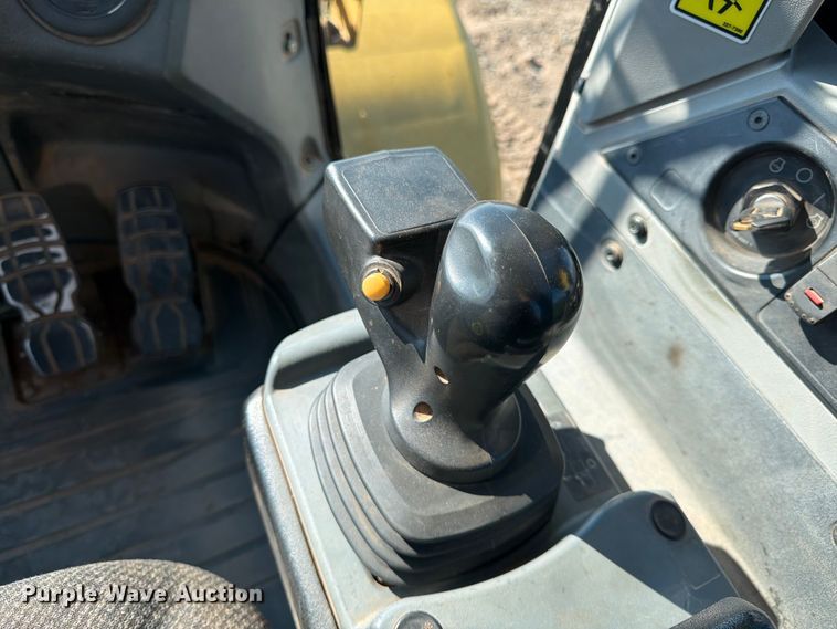 image for item DQ7916 2011 Caterpillar 966K wheel loader