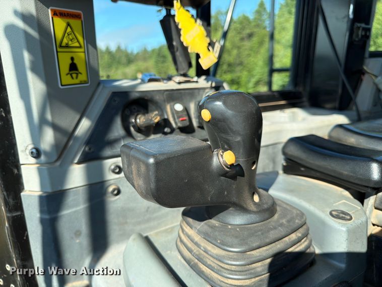 image for item DQ7916 2011 Caterpillar 966K wheel loader