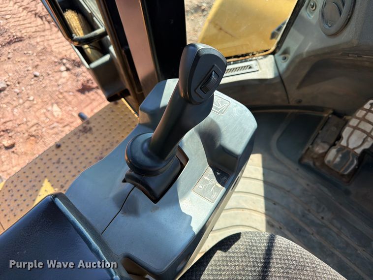 image for item DQ7916 2011 Caterpillar 966K wheel loader