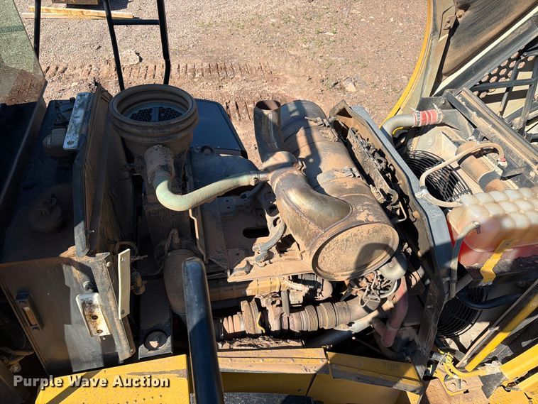 image for item DQ7916 2011 Caterpillar 966K wheel loader