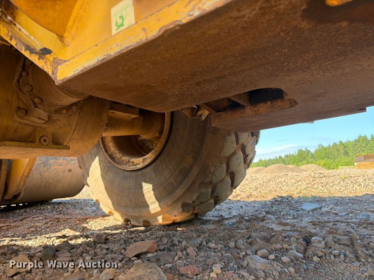 image for item DQ7916 2011 Caterpillar 966K wheel loader