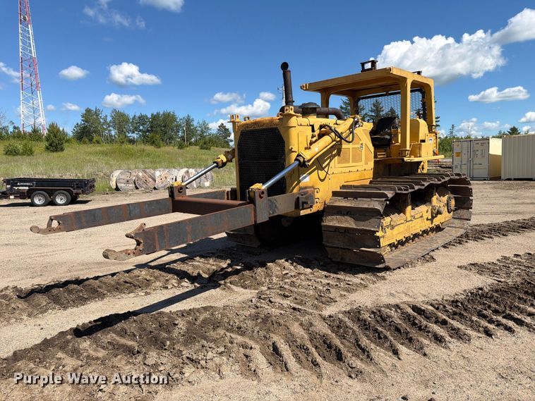 image for item DQ7930 1972 Caterpillar D8H cable plow