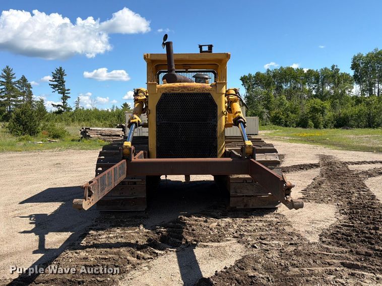 image for item DQ7930 1972 Caterpillar D8H cable plow