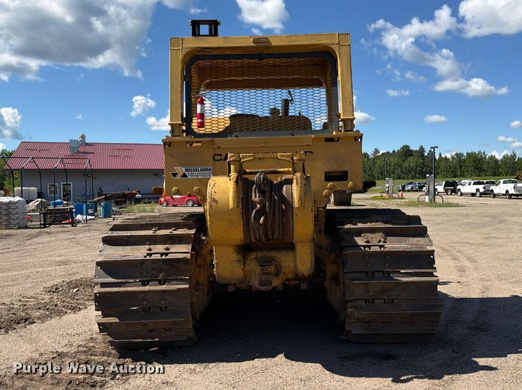 image for item DQ7930 1972 Caterpillar D8H cable plow