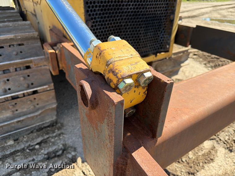 image for item DQ7930 1972 Caterpillar D8H cable plow