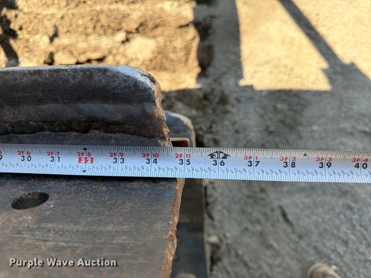 image for item DQ7930 1972 Caterpillar D8H cable plow