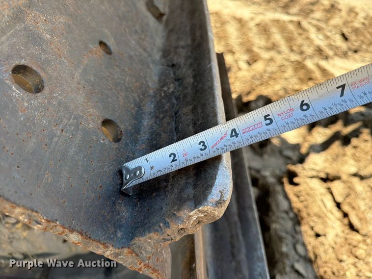 image for item DQ7930 1972 Caterpillar D8H cable plow