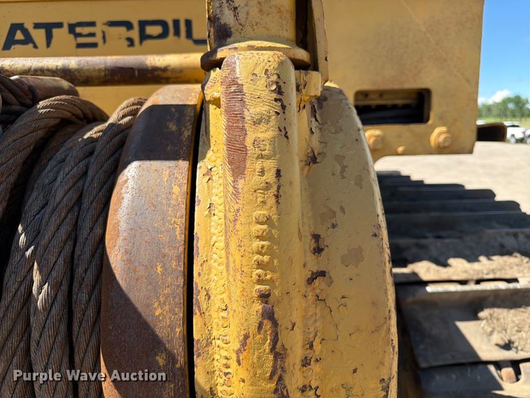 image for item DQ7930 1972 Caterpillar D8H cable plow