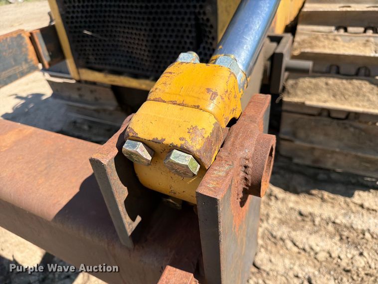 image for item DQ7930 1972 Caterpillar D8H cable plow