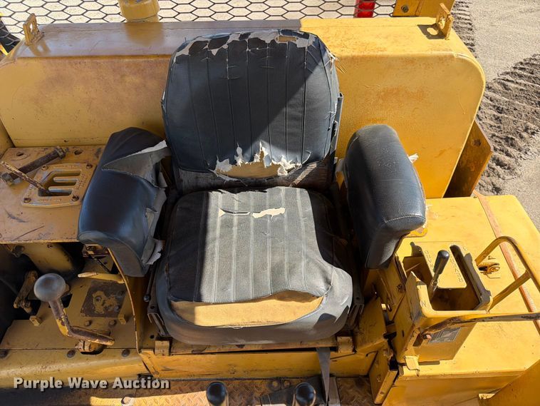 image for item DQ7930 1972 Caterpillar D8H cable plow