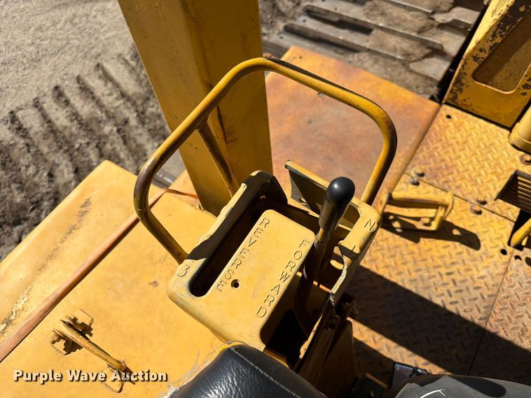 image for item DQ7930 1972 Caterpillar D8H cable plow