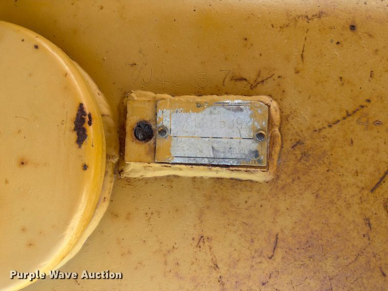 image for item DQ7930 1972 Caterpillar D8H cable plow