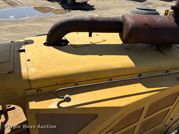 image for item DQ7930 1972 Caterpillar D8H cable plow