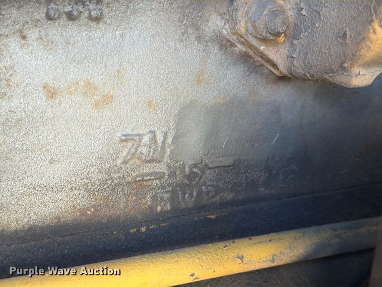image for item DQ7930 1972 Caterpillar D8H cable plow