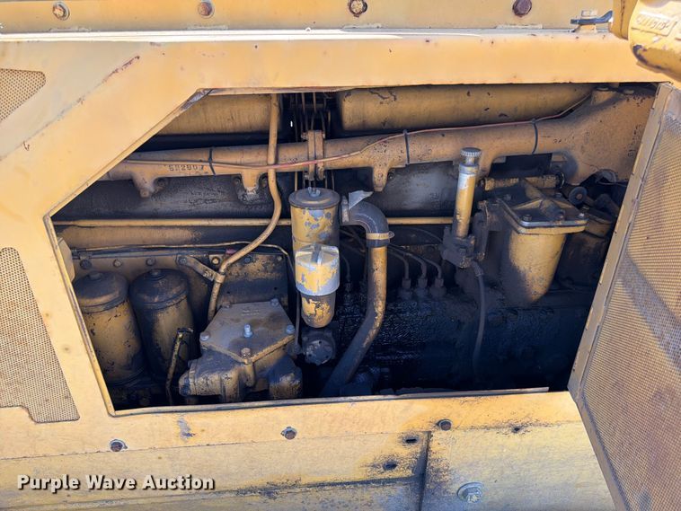 image for item DQ7930 1972 Caterpillar D8H cable plow