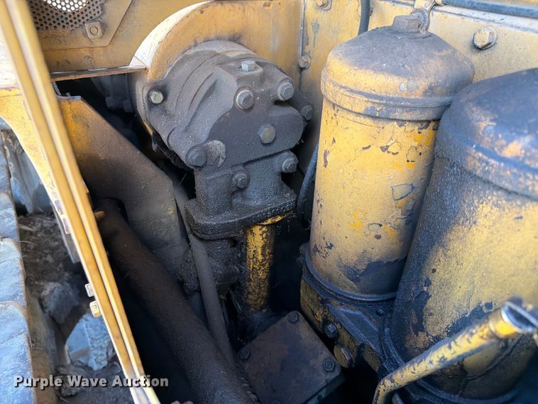 image for item DQ7930 1972 Caterpillar D8H cable plow