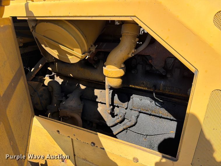 image for item DQ7930 1972 Caterpillar D8H cable plow