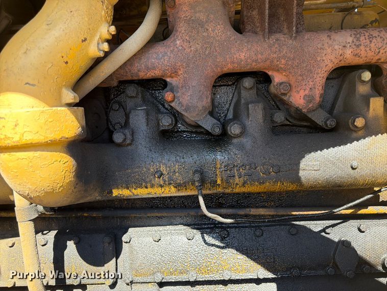 image for item DQ7930 1972 Caterpillar D8H cable plow