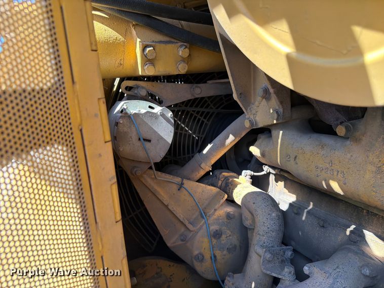 image for item DQ7930 1972 Caterpillar D8H cable plow
