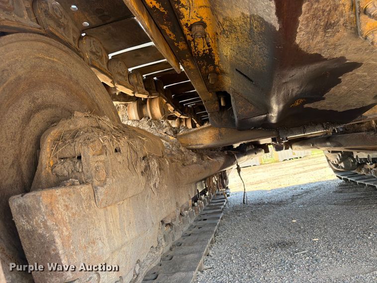 image for item DQ7930 1972 Caterpillar D8H cable plow
