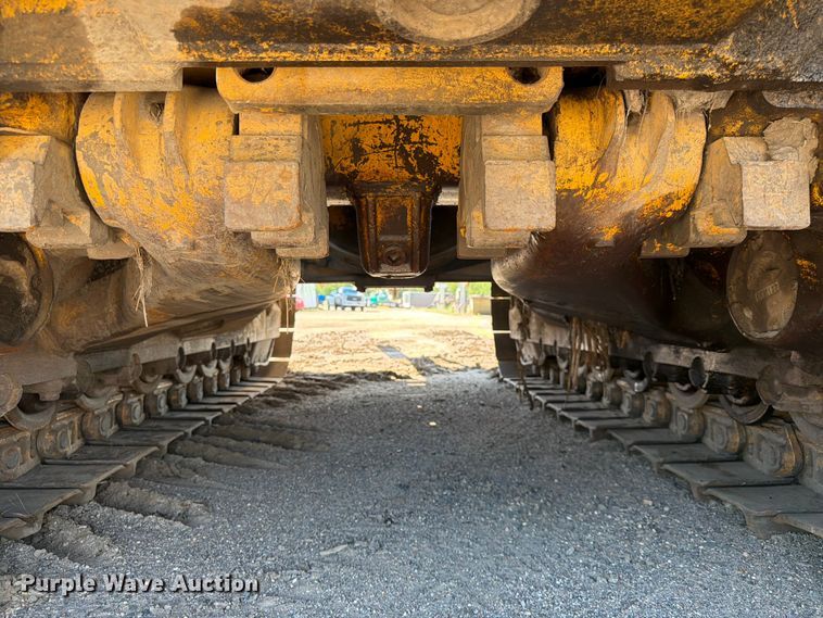 image for item DQ7930 1972 Caterpillar D8H cable plow