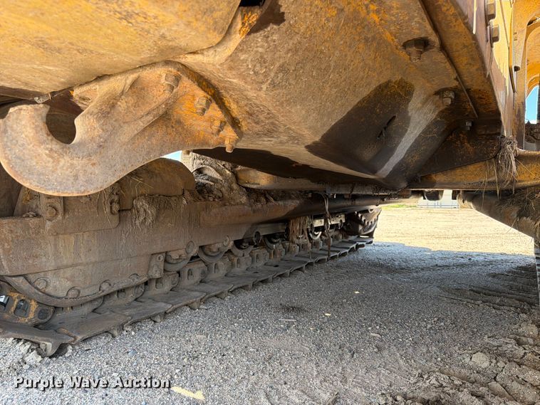 image for item DQ7930 1972 Caterpillar D8H cable plow