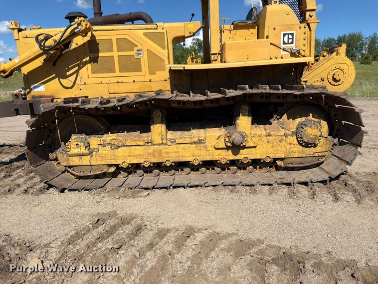 image for item DQ7930 1972 Caterpillar D8H cable plow