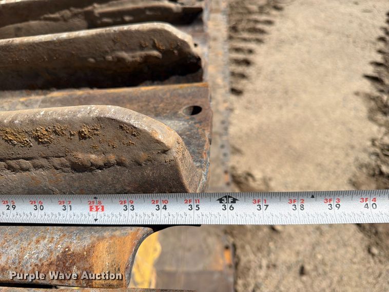 image for item DQ7930 1972 Caterpillar D8H cable plow