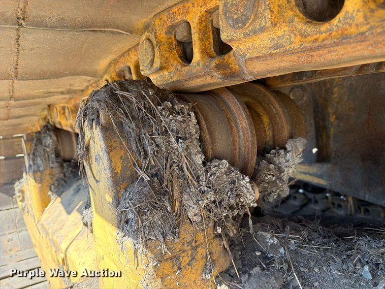 image for item DQ7930 1972 Caterpillar D8H cable plow