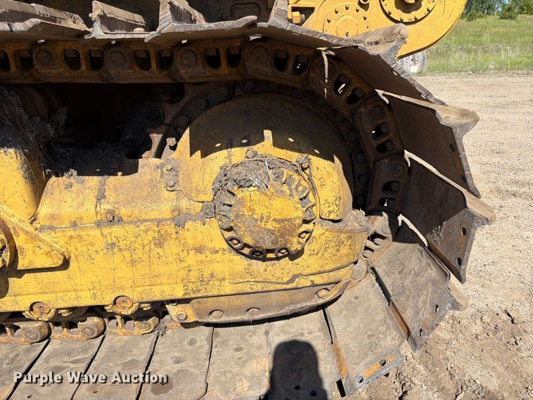 image for item DQ7930 1972 Caterpillar D8H cable plow