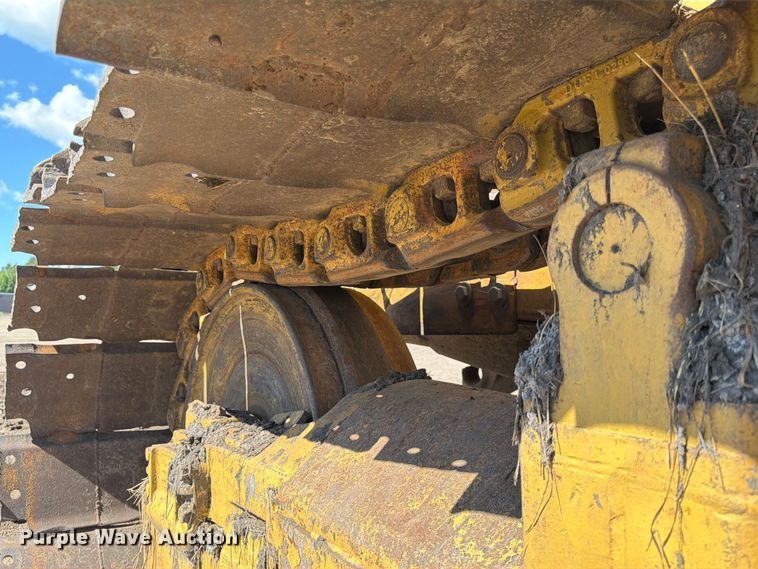 image for item DQ7930 1972 Caterpillar D8H cable plow