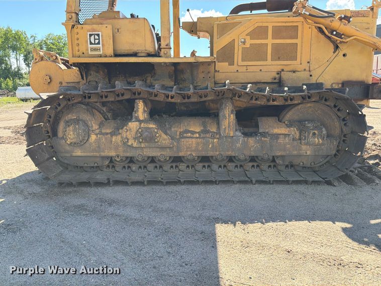 image for item DQ7930 1972 Caterpillar D8H cable plow