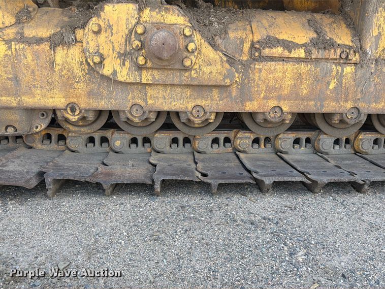 image for item DQ7930 1972 Caterpillar D8H cable plow