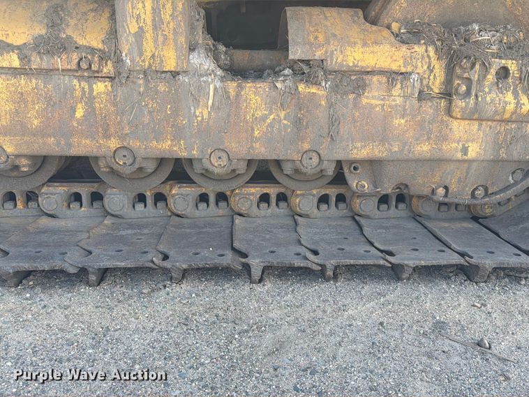 image for item DQ7930 1972 Caterpillar D8H cable plow